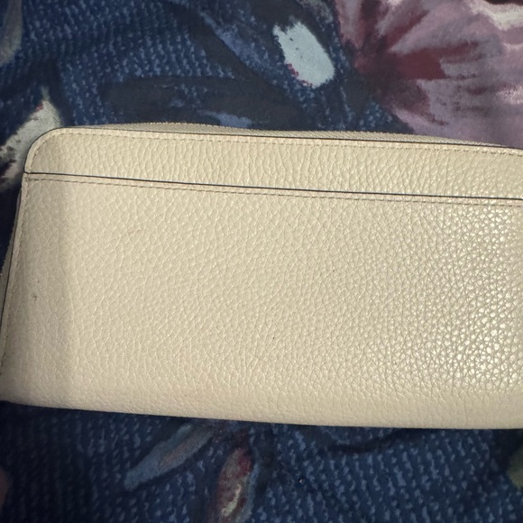 Kate Spade Ivory Tote Bag - Picture 4 of 10